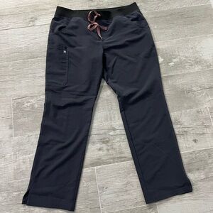 Figs Women’s Scrub Pants. Size L. PO 3468. Color Charcoal. Style W23SW2022